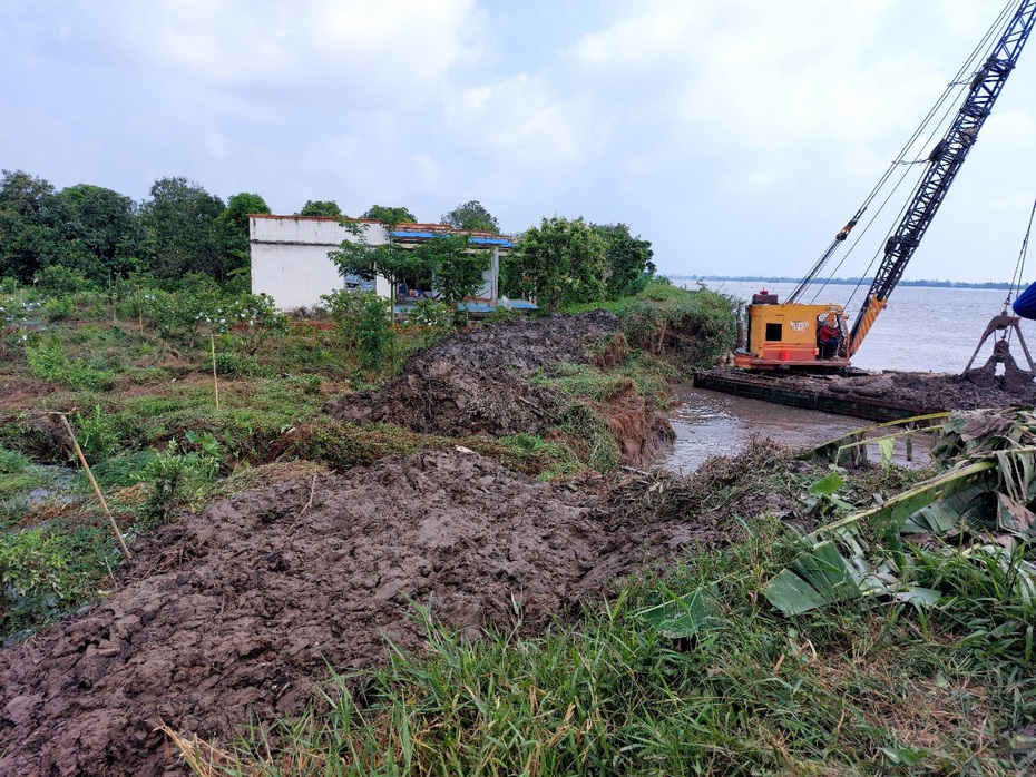 Vĩnh Long: Cồn Thanh Long bất ngờ sạt lở, ảnh hưởng tới hơn 17ha cây ăn trái