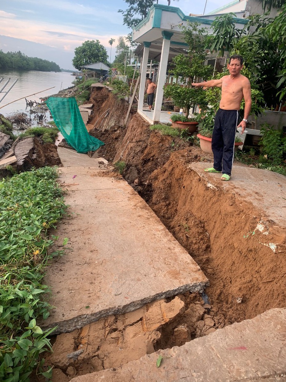 Vĩnh Long: Xảy ra sạt lở tại nơi đông dân