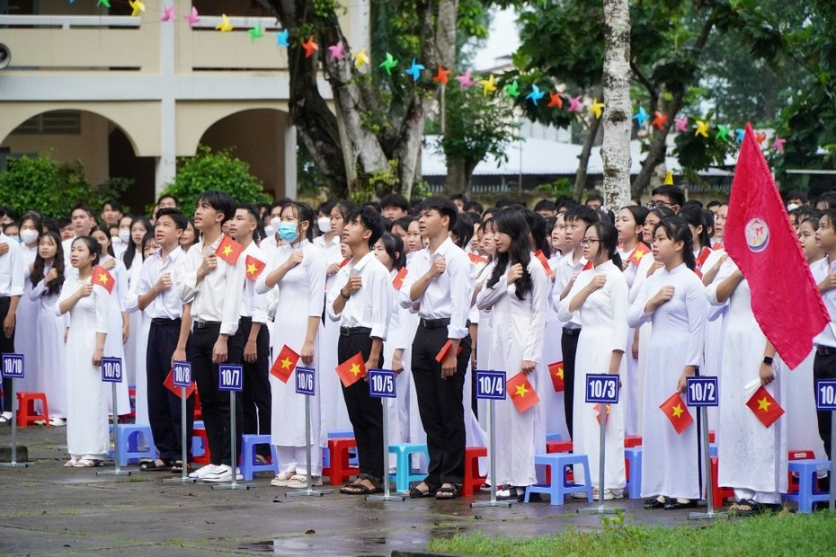 Bí thư Trung ương Đoàn dự khai giảng năm học mới tại Vĩnh Long