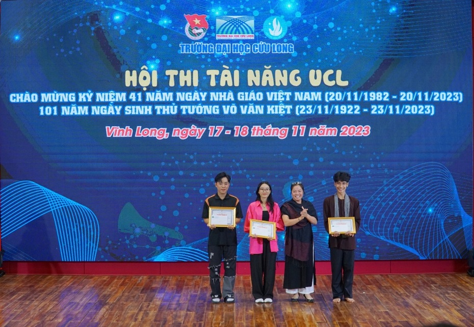 Gần 200 sinh viên tham gia Hội thi “Tài năng UCL”