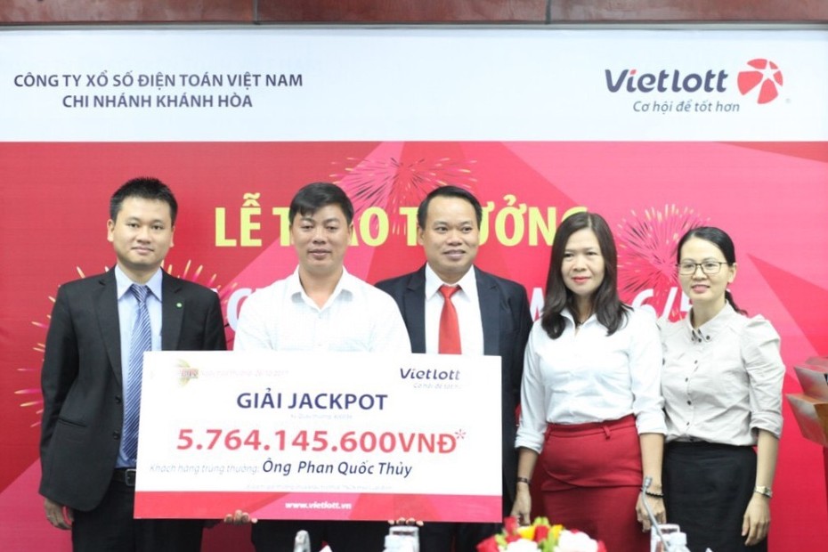 Lần thứ 2 chủ nhân Jackpot gần 6 tỷ của Vietlott công khai hình ảnh