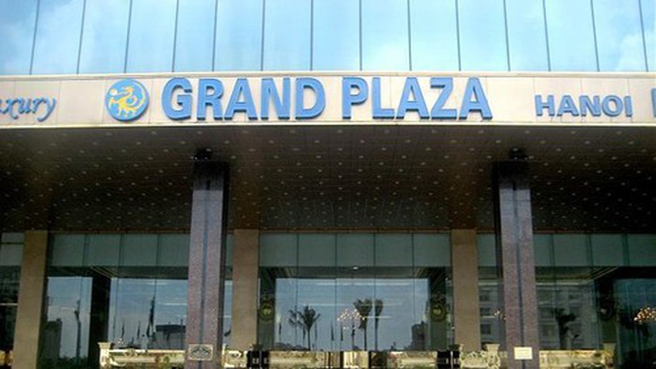 Bị tố đuổi người trú mưa, khách sạn Grand Plaza nhận "bão" đánh giá 1 sao