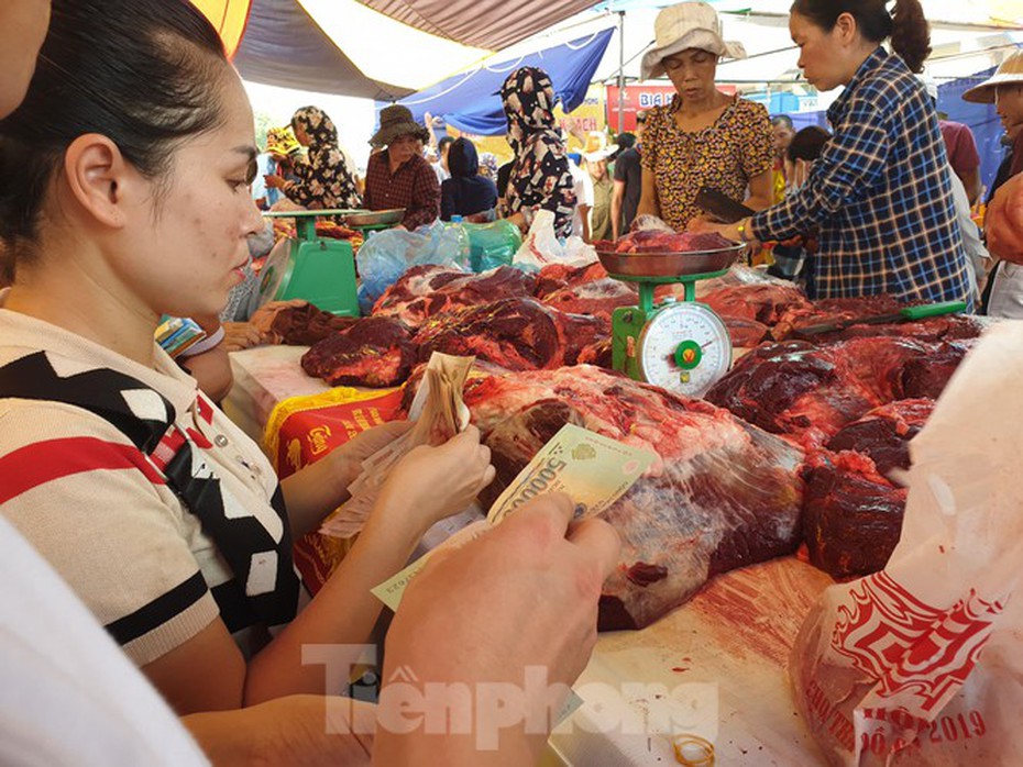 Thịt trâu chọi Đồ Sơn "đắt như tôm tươi", tới cả 2 triệu đồng/kg