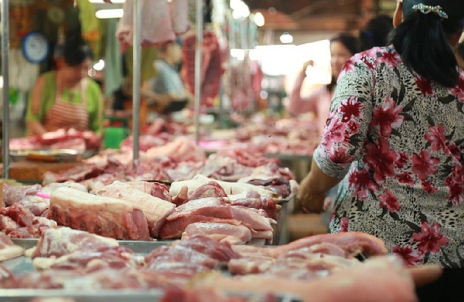 Heo hơi lại tăng giá, bà nội trợ không dám mua thịt lợn