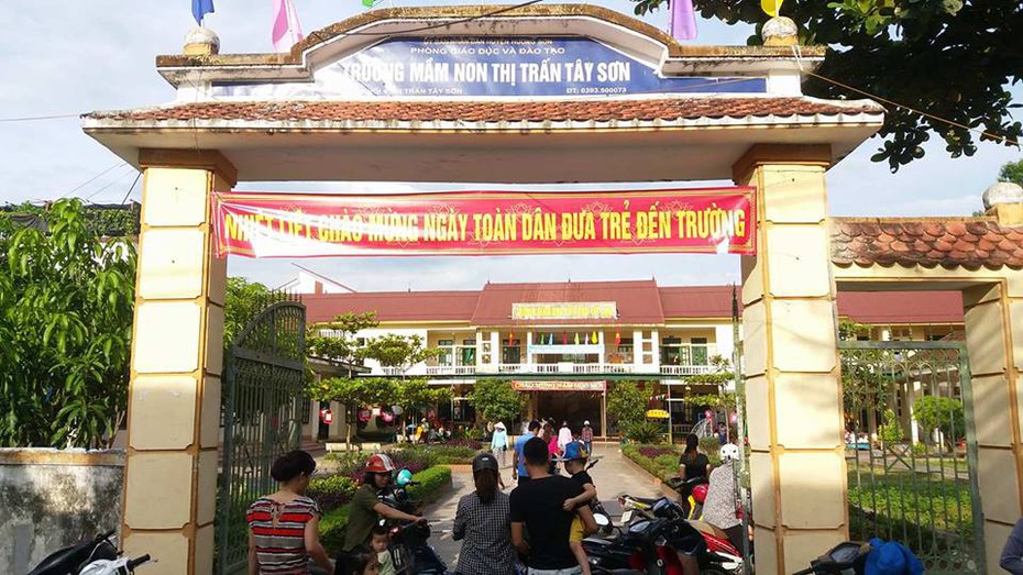 Tréo ngoe, sau khai giảng phụ huynh phải nghỉ việc ở nhà trông con