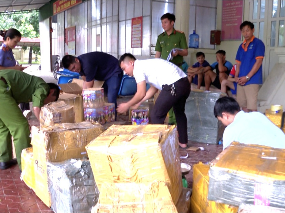 Triệt phá đường dây buôn bán pháo từ Campuchia về Việt Nam