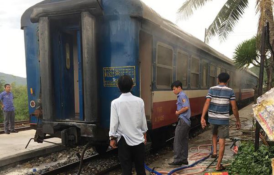 Nguyên nhân vụ cháy tàu hoả khiến hành khách hoảng loạn sơ tán