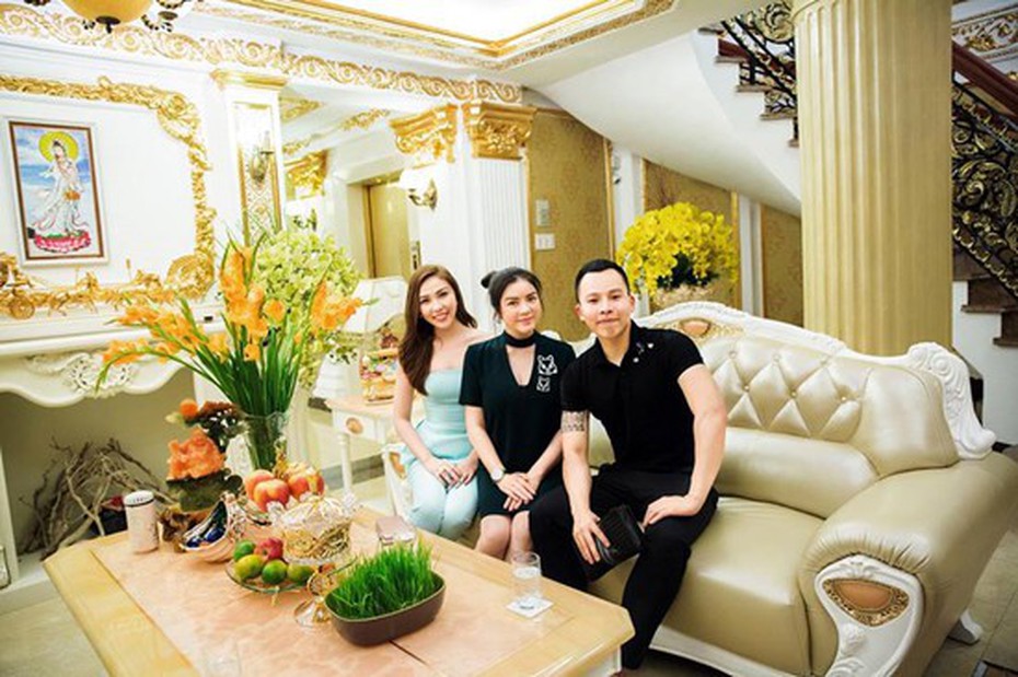Biệt thự như lâu đài đi cả ngày không hết của Lý Nhã Kỳ
