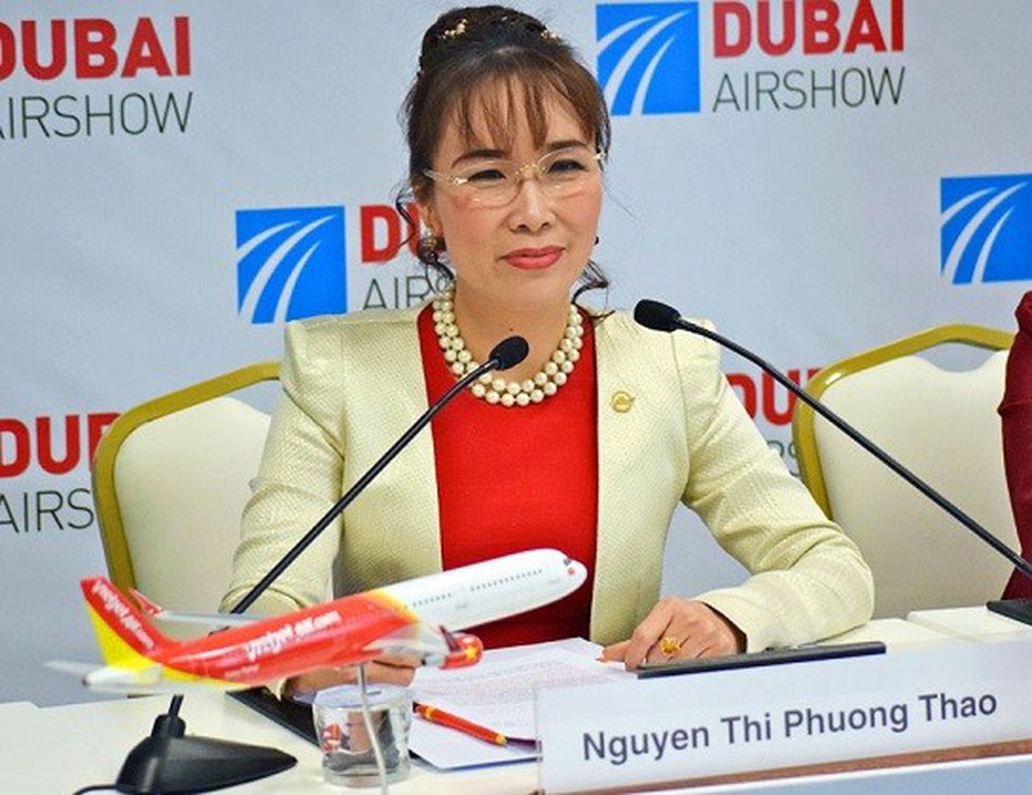 Thu tiền lẻ trên máy bay, Vietjet Air lãi gần nghìn tỷ nhờ mỳ tôm và gấu bông