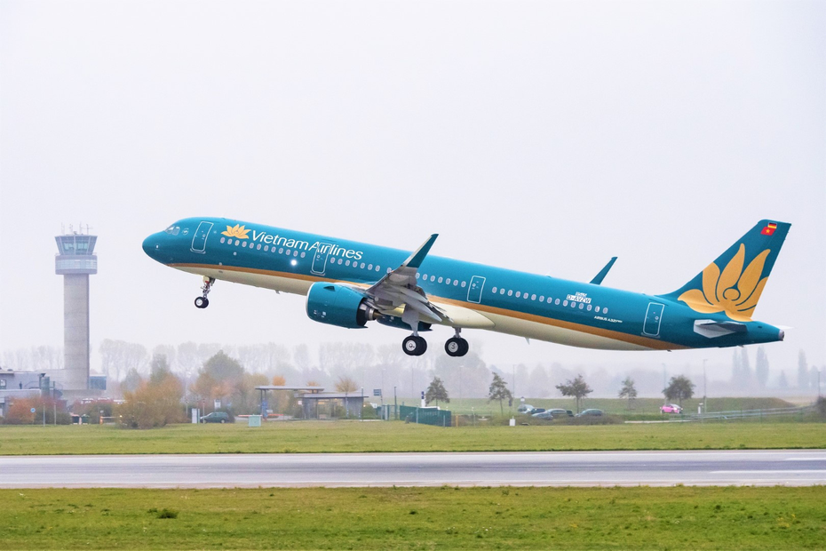 Thiệt hại vì dịch Covid-19, Vietnam Airlines bán 5 máy bay A321, thoái vốn khỏi Cambodia Angkor Air