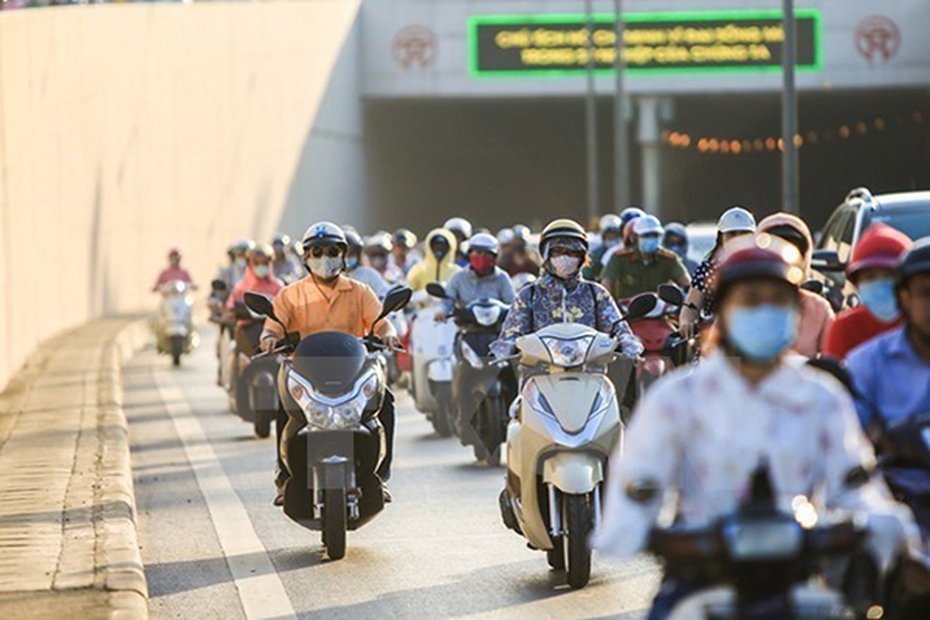 Ngày nắng nóng 37 độ C, chiều tối Thủ đô Hà Nội có thể mưa dông kèm sấm sét
