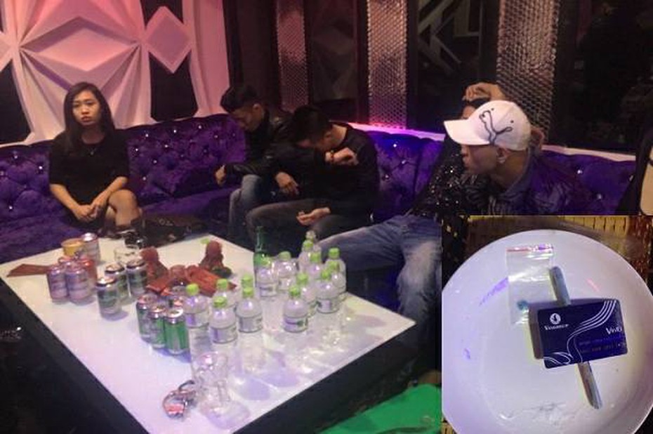 "Bay" chào mừng năm mới, 5 nam thanh nữ tú bị bắt tại quán karaoke