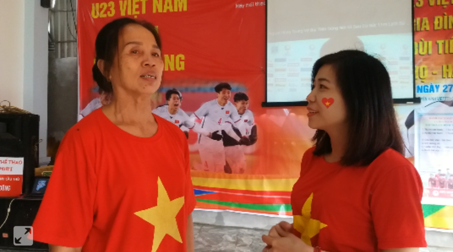 Không khí tưng bừng tại nhà Bùi Tiến Dũng trước trận chung kết của U23 Việt Nam