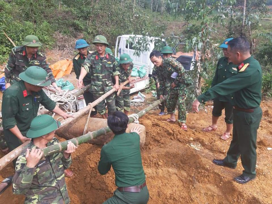 Hà Tĩnh: Mưa lũ xói mòn lộ quả bom 4,5 tạ