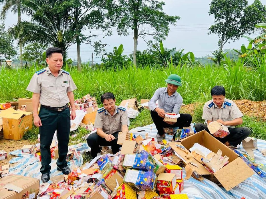 Hà Tĩnh: Tiêu hủy hơn 1 tấn pháo nổ