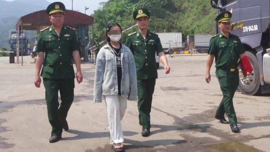 Bộ đội biên phòng Hà Tĩnh giải cứu thành công bé gái 13 tuổi bị lừa bán ra nước ngoài