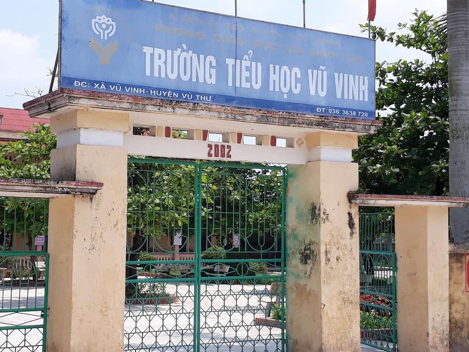 Thái Bình: Cô giáo đánh học sinh lớp 1 bầm tím tay