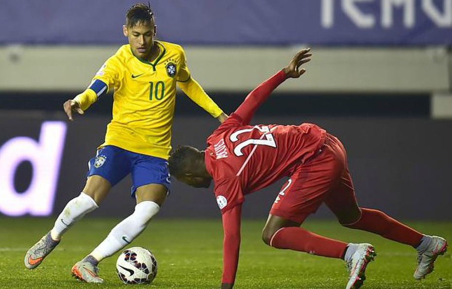 Brazil-Costa Rica, vũ công Samba có làm nên chuyện?