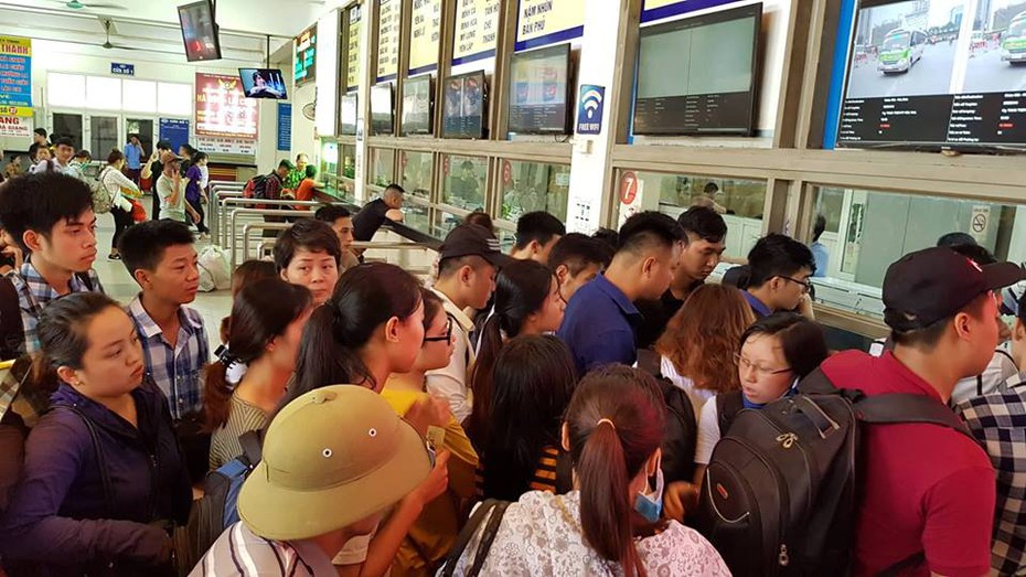 Bến xe Mỹ Đình quá tải ngày đầu nghỉ lễ 2/9