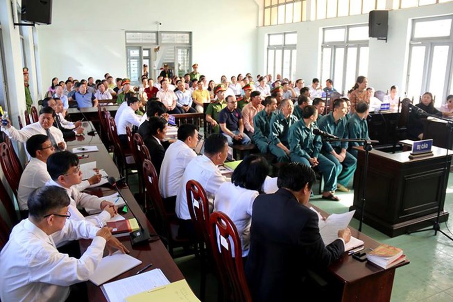 TAND tỉnh Bình Thuận xét xử vụ buôn lậu xăng dầu lớn nhất từ trước đến nay
