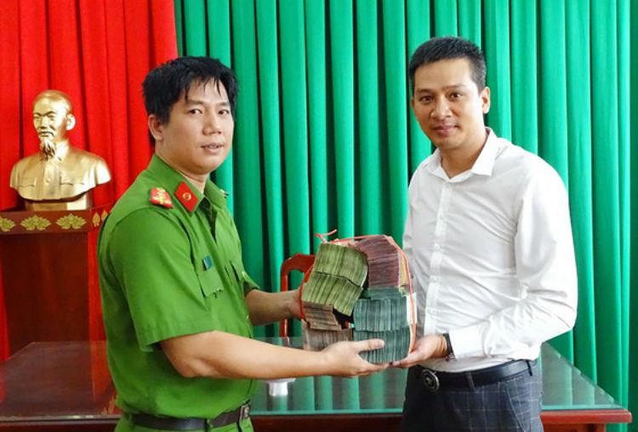 Trao trả hơn 1,7 tỷ đồng tang vật vụ cướp BOT Cao tốc TP.Hồ Chí Minh – Long Thành – Dầu Giây