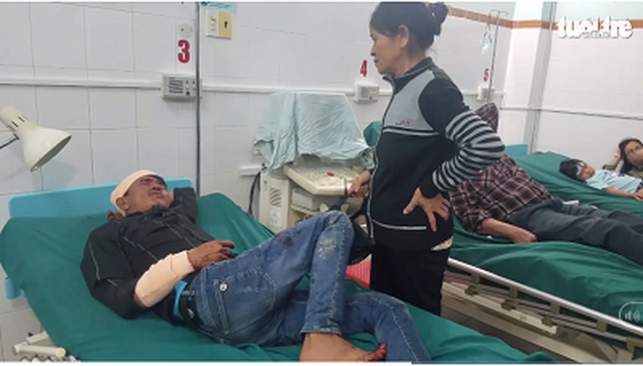 Ném đá xe khách, người đàn ông bị tài xế và phụ xe vào tận nhà dân truy sát