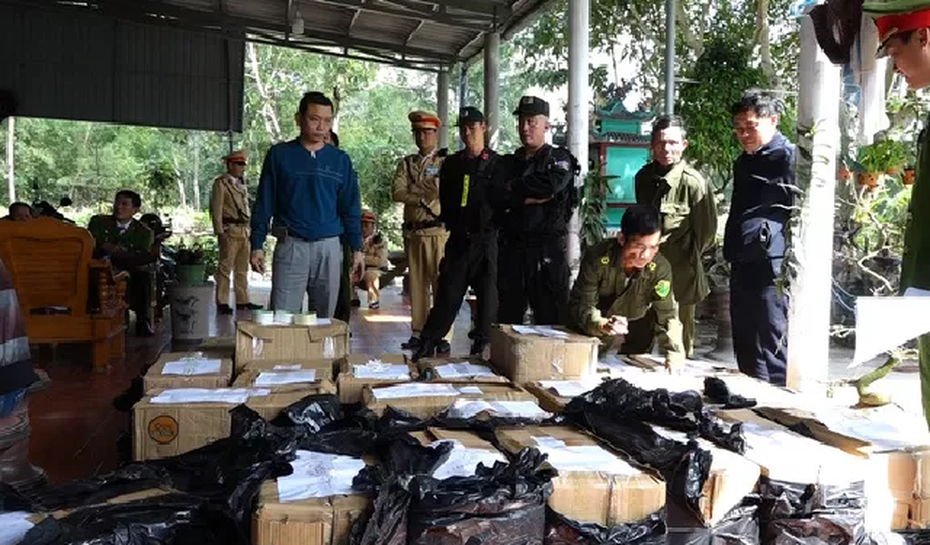 Đưa "hang ổ" pháo lậu lớn nhất Quảng Bình ra ánh sáng