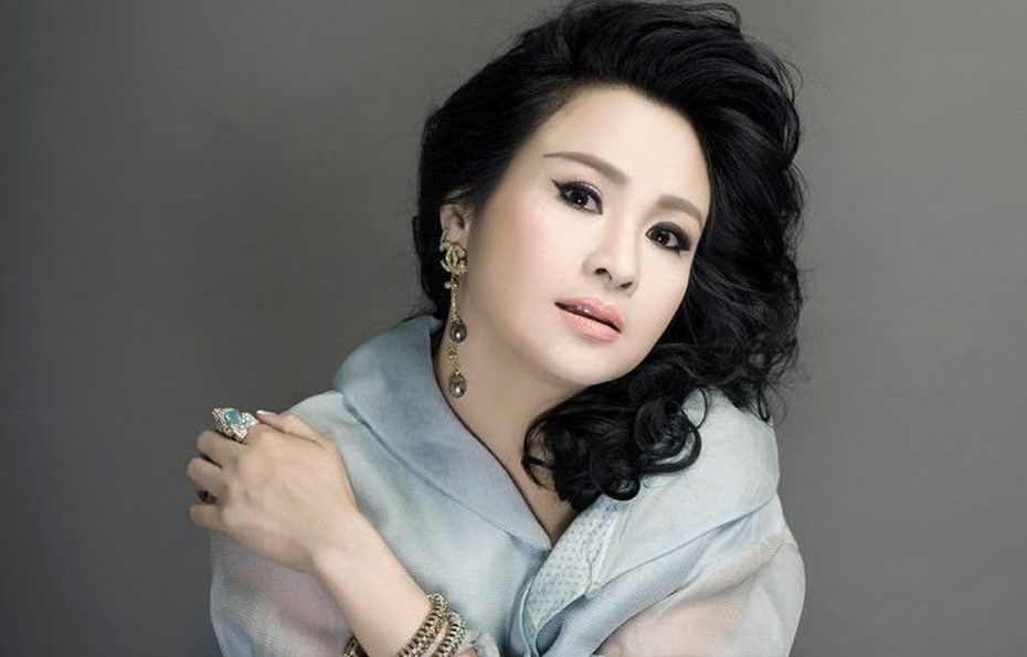 Diva Thanh Lam bất ngờ kể về việc khôn, dại trong tình yêu ở tuổi 50