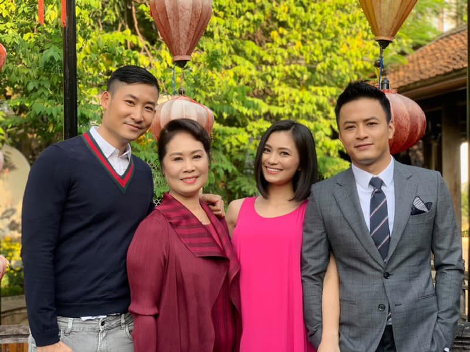 Trọng Nhân của Hoa hồng trên ngực trái bị các "thánh cà khịa" gọi là... em gái