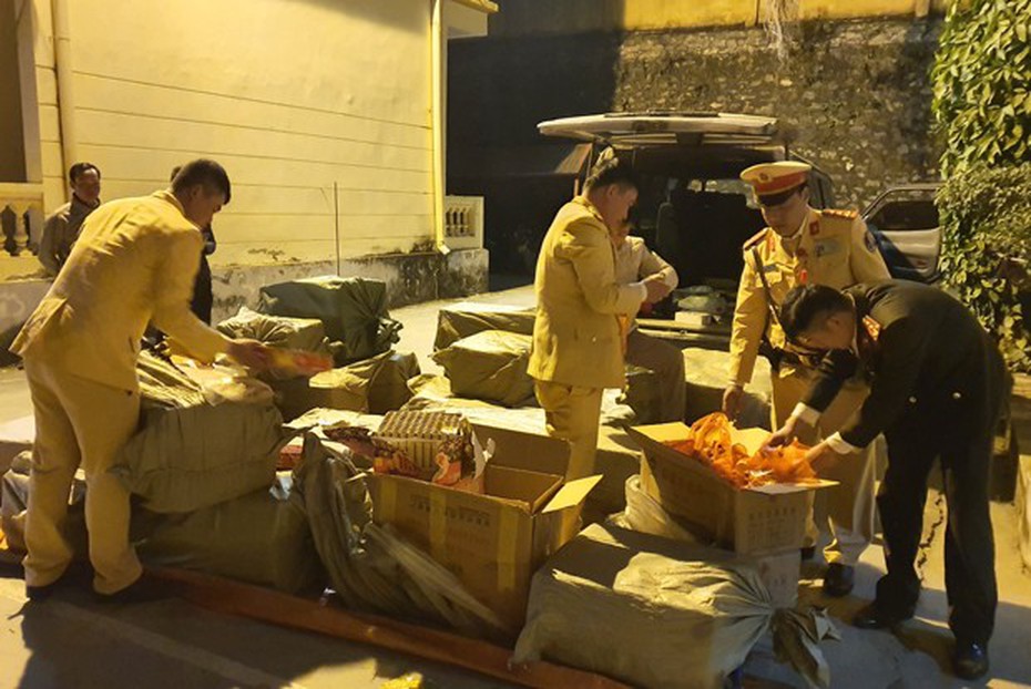 Hà Giang: Bắt giữ hơn 700 kg pháo nổ tử Trung Quốc chuyển về