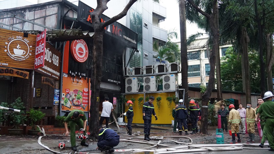 Hà Nội: Cháy lớn “Nướng lẩu Wang”