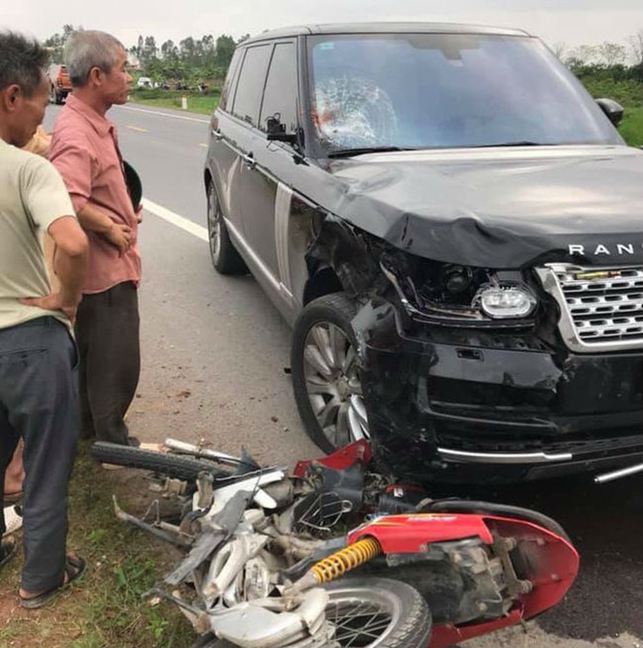 Thêm một vụ xe Range Rover gây tai nạn kinh hoàng: 2 vợ chồng thương vong