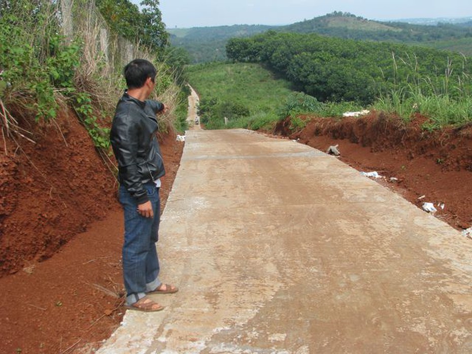 Không thể "ngậm miệng đón đường"