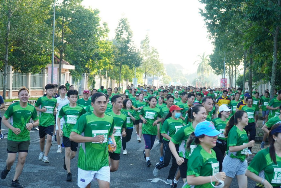 Khởi tranh giải marathon quốc tế Hậu Giang 2022 vì một môi trường xanh