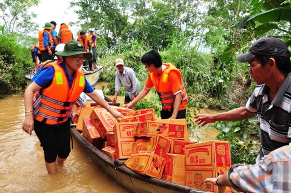 Thủ tướng chỉ đạo khẩn trương sửa quy định về quyên góp, hỗ trợ