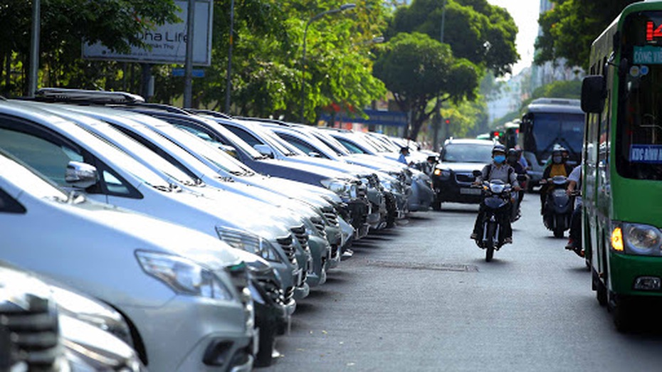 TP.HCM ban hành kế hoạch thu phí đỗ ô tô dưới lòng đường