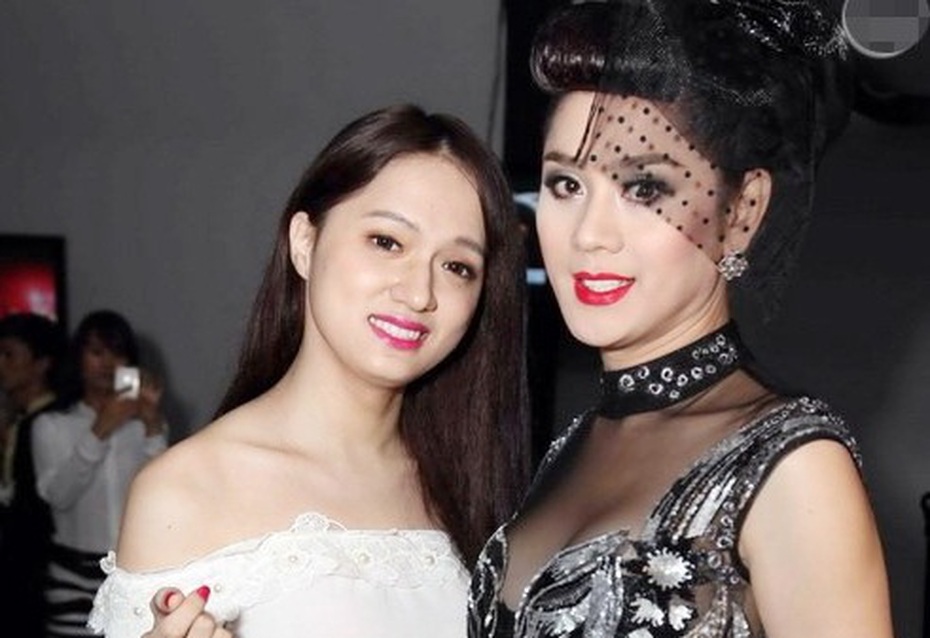 Lâm Khánh Chi tuyên bố: "Hương Giang không bao giờ hơn được tôi"