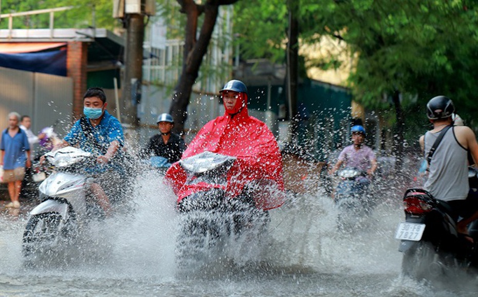 Dự báo thời tiết 22/5: Nắng nóng ban ngày, mưa vào chiều tối