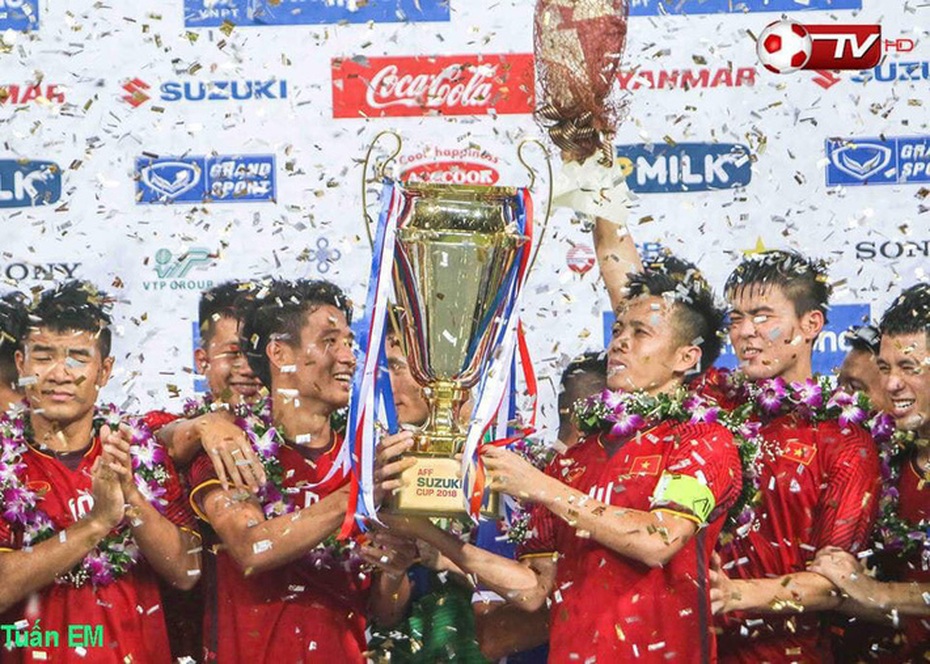 Ảnh chế đội tuyển Việt Nam vô địch AFF Cup 2018 khiến dân mạng phấn khích