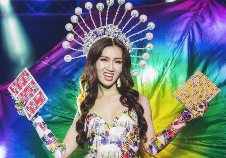 "Gánh lô tô" của đại diện Việt Nam và loạt trang phục độc dị trình diễn tại Hoa hậu chuyển giới Quốc tế 2019