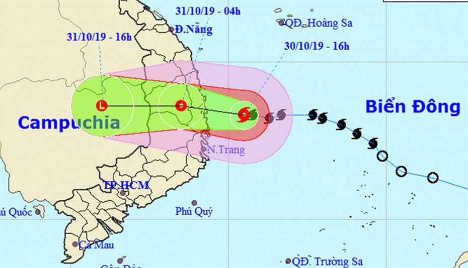 Tin bão số 5 mới nhất: Tâm bão cách đất liền hơn 100 km, gió giật cấp 12