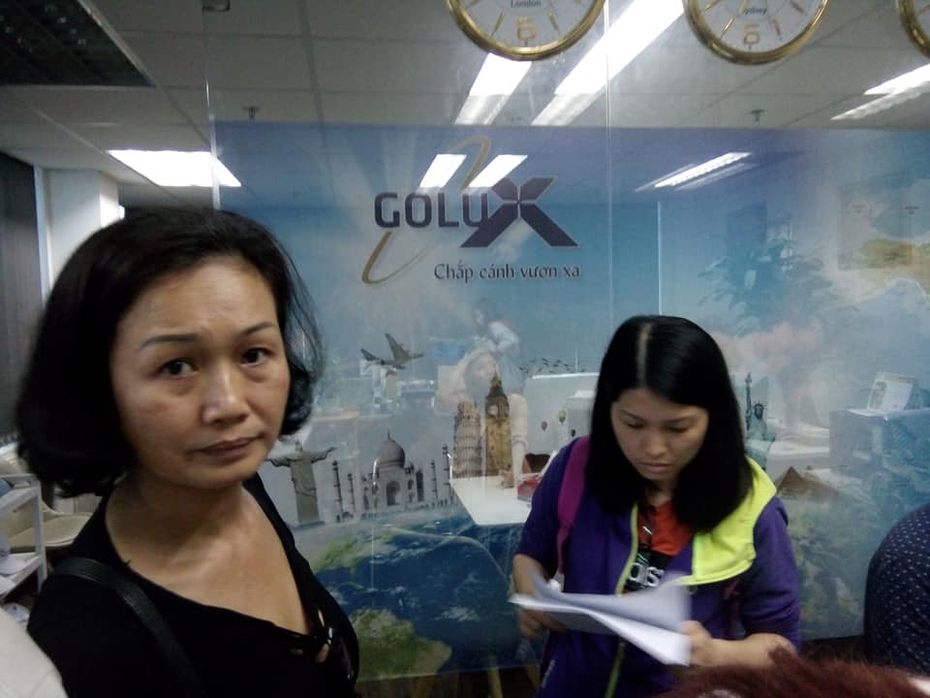 TP.HCM: Khách hàng vây trụ sở công ty du lịch Golux, giám đốc và nhân viên biến mất