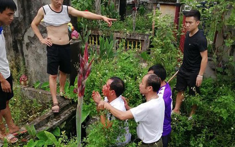 Hà Nội: Nghi bắt cóc trẻ em nam thanh niên bị người dân vây bắt