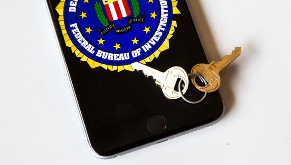 FBI thất bại trong việc xâm nhập gần 7.000 thiết bị di động