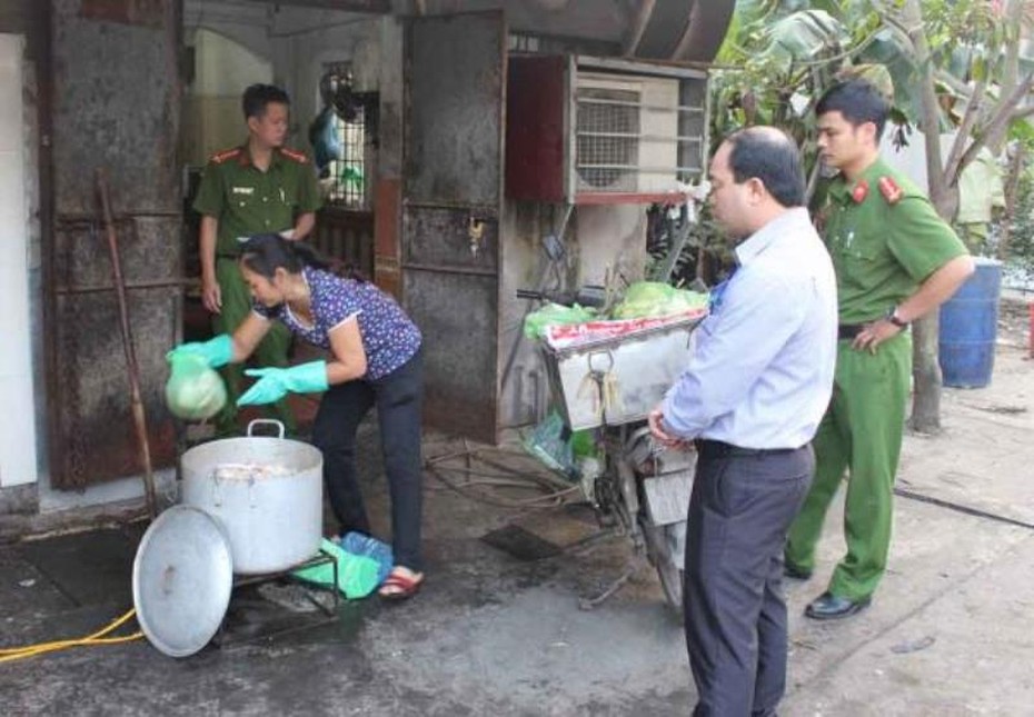 Hải Phòng: 2 cơ sở chế biến bì lợn, mỡ lợn bẩn bị phạt 70 triệu đồng