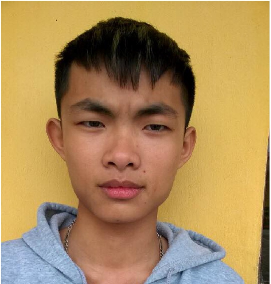 Bắt quả tang nam sinh lớp 10 bán lẻ ma túy