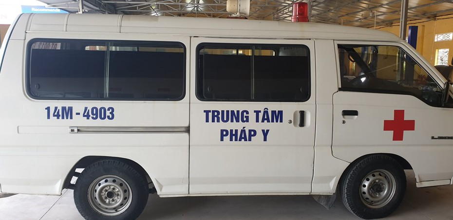 Lái xe “Trung tâm pháp y” say xỉn, bật còi ưu tiên chạy ngược chiều nhận phạt 35 triệu đồng