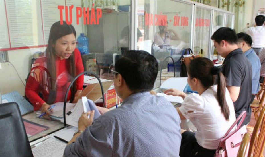 Thủ tục khai sinh cho con mới nhất: Đặt tên cho con dị như tỷ phú Mỹ có được không?