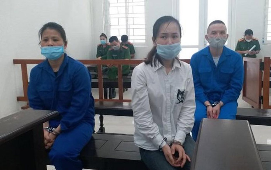 Tử hình chồng, vợ lĩnh án chung thân sau lần giao “gói hàng” cho đối tác