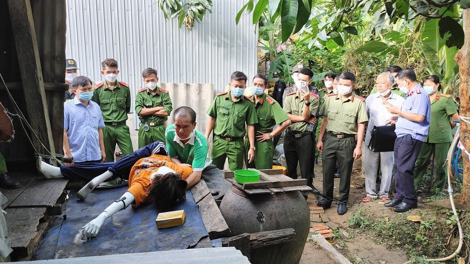 Thực nghiệm điều tra vụ dùng đá mài dao đánh bạn nhậu tử vong